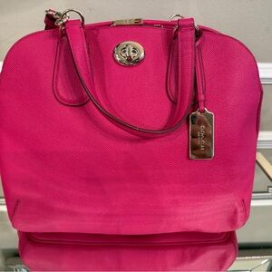 Michael Kors lightly used handbag.  Looks like new.